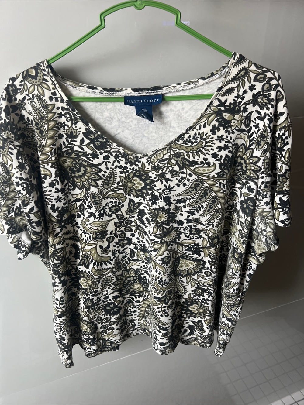 Karen Scott/Macys XL short sleeve t-shirt in brown floral print